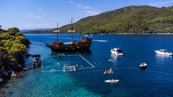 Waterpolo Island camp photo 5 of 38